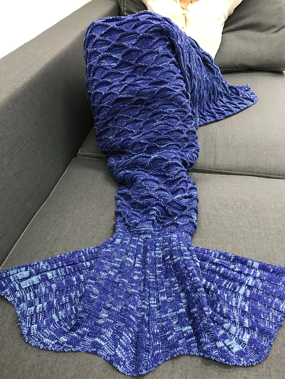 Sofa Crochet Fish Scale Mermaid Blanket